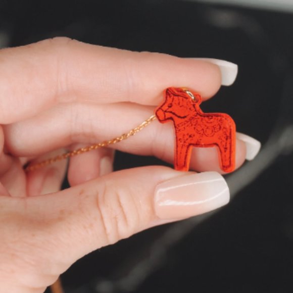 That Southern Flamingo Jewelry - Dala Necklace Norsk Red Acrylic Pendant with 18 inch Gold Chain